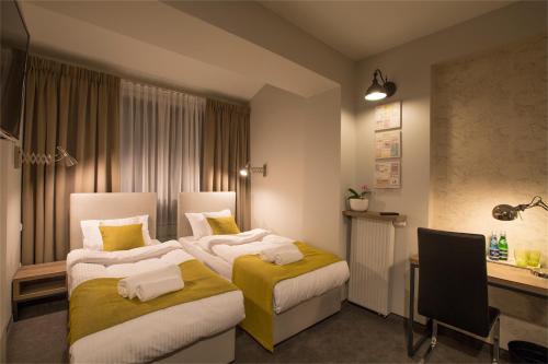 Warsaw Poland Extreme Hotel Promo Code for Agoda.com
