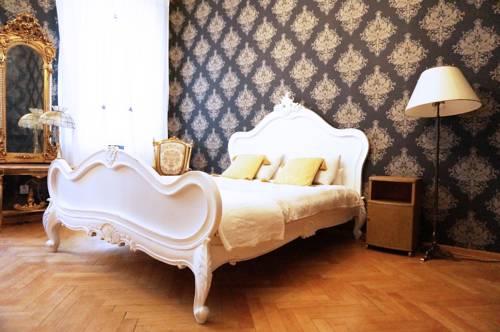 Warsaw Poland Extreme Hotel Promo Code for Booking.com